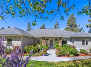 10046 Dowitcher Rd, Klamath Falls, OR 97601