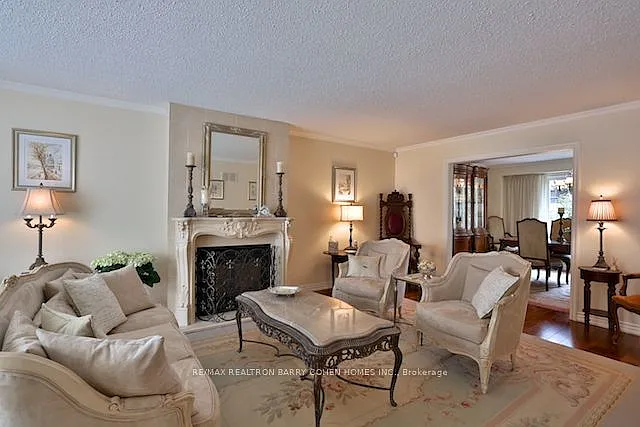 15 Sonata Cres — Photo 3