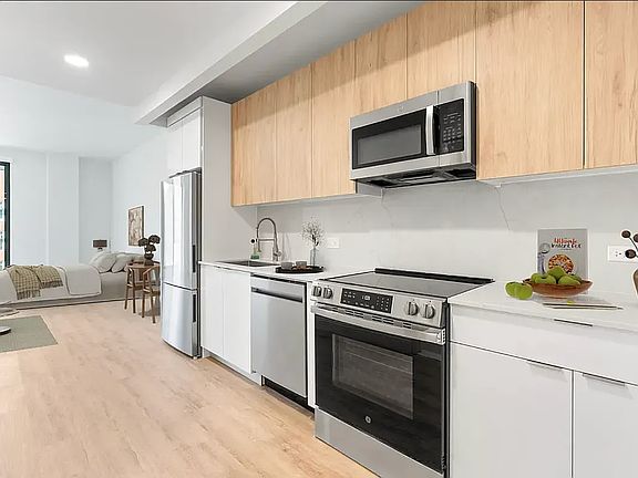 4th image of 300 W 136th St #4O