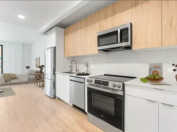 300 West 136th Street image 3 of 14