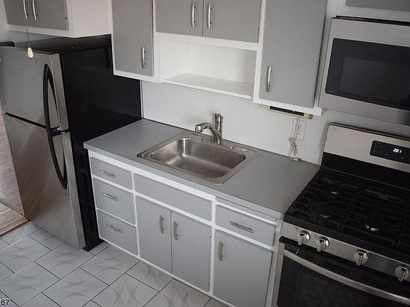 4th image of 725 Joralemon St Unit 66