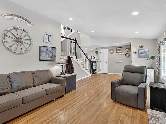 5th image of 1042 Norfolk Rd