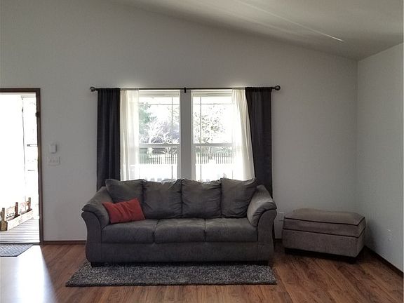 5th image of 1410 Dickinson Ave