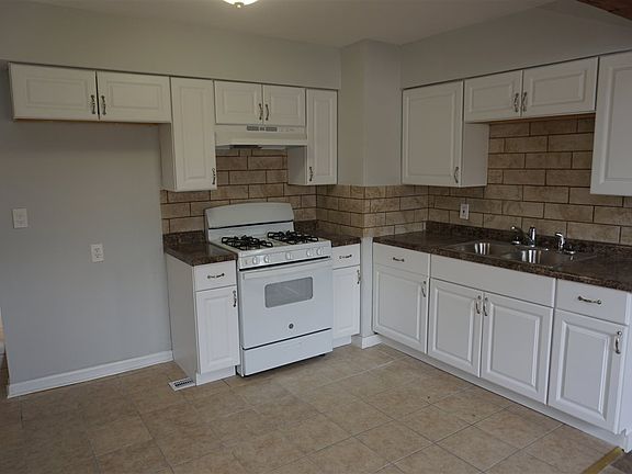 3rd image of 2607 Lawndale Ave
