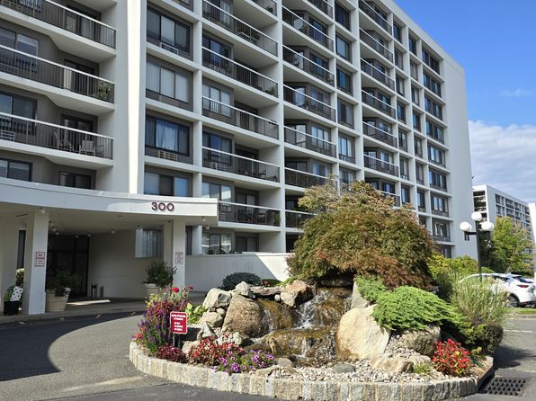 300 High Point Dr APT 309