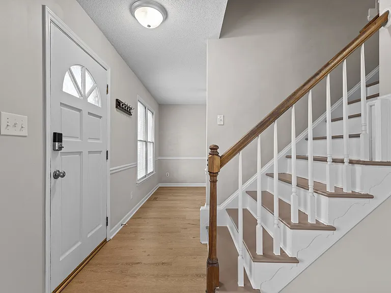 4309 Warfield Pl — Photo 9