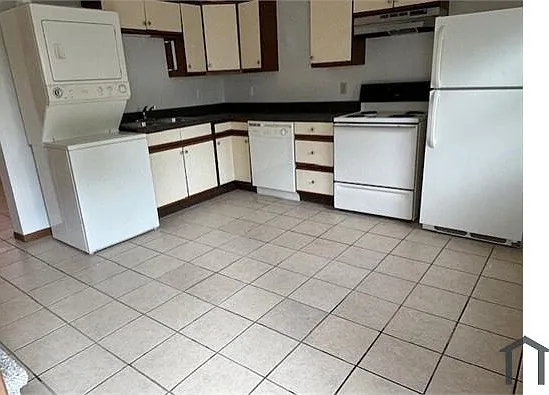 306 W College St #4 — Photo 6