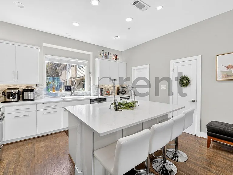 4906 Live Oak St #3 — Photo 9