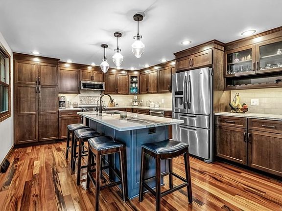 4th image of 20 Ironwood Ct