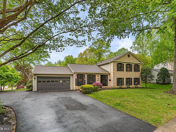 2nd image of 1801 Roxboro Pl