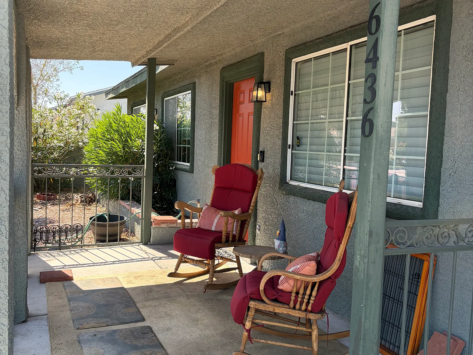 3 bed, 1000 sqft, $2,300 — Photo 3