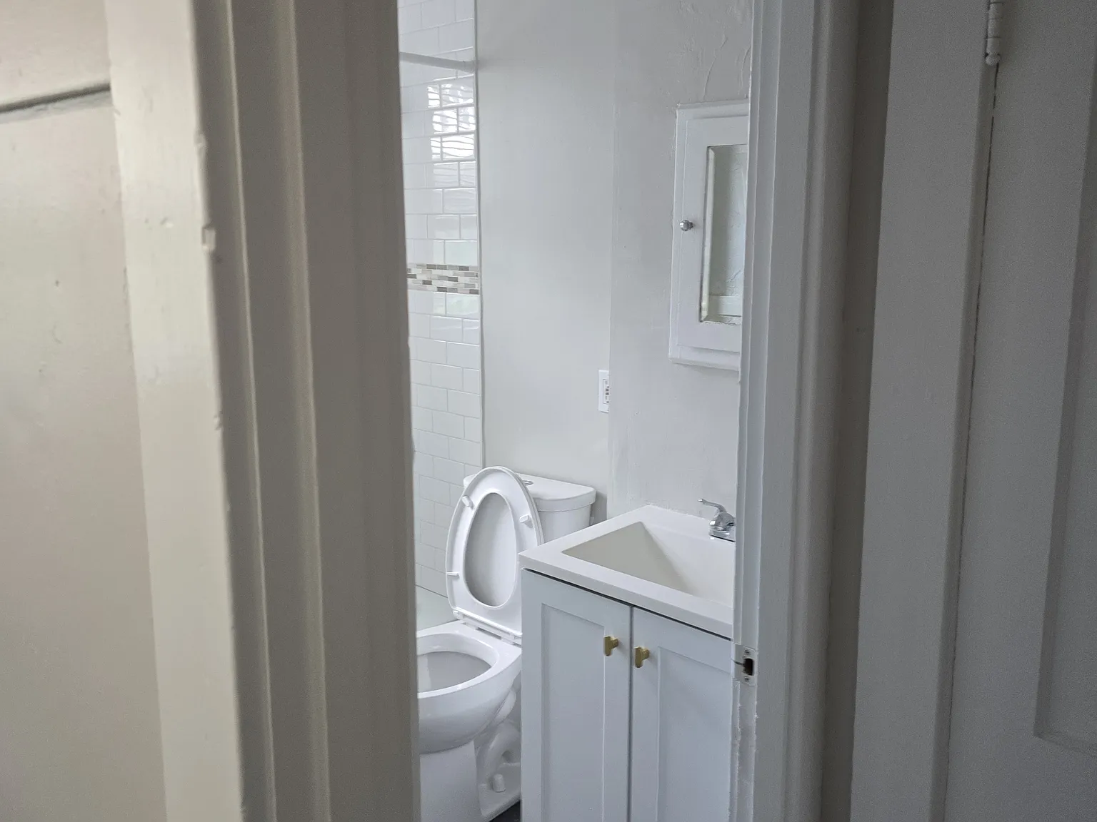 2 bed, 1.5 bath, 900 sqft, $1,800 — Photo 4