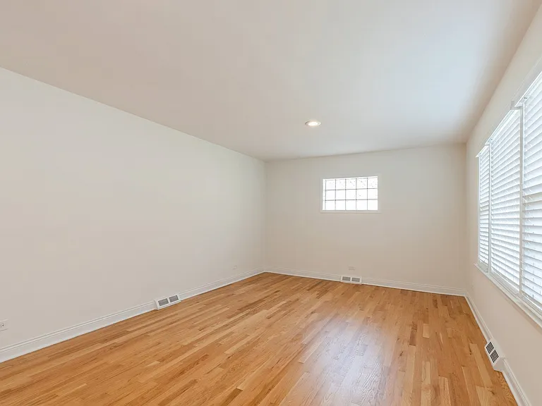 5018 Dobson St — Photo 9