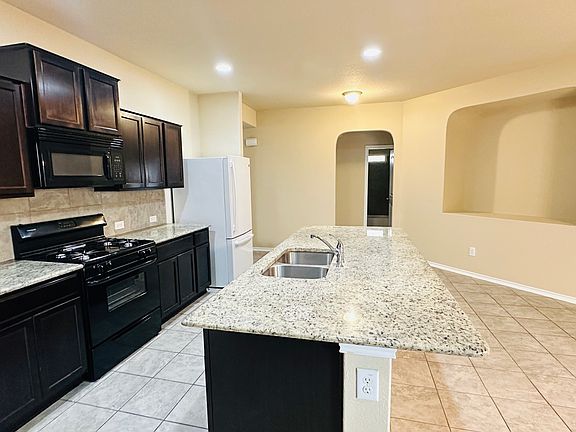 5th image of 10097 STRASBOURG WAY