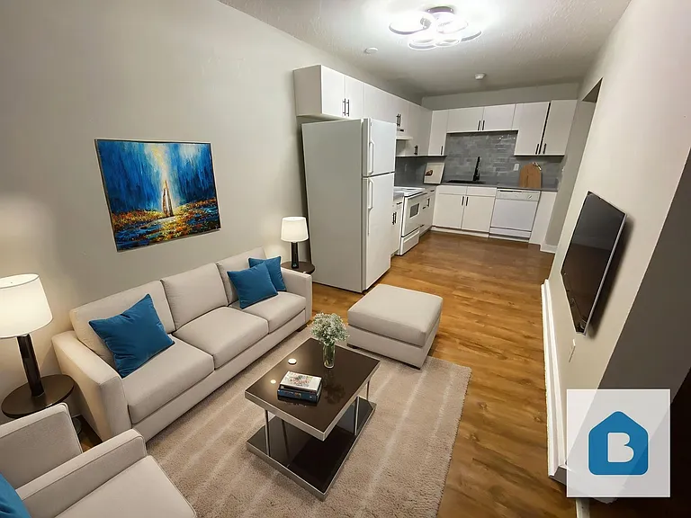 Raintree Apartments — Photo 8