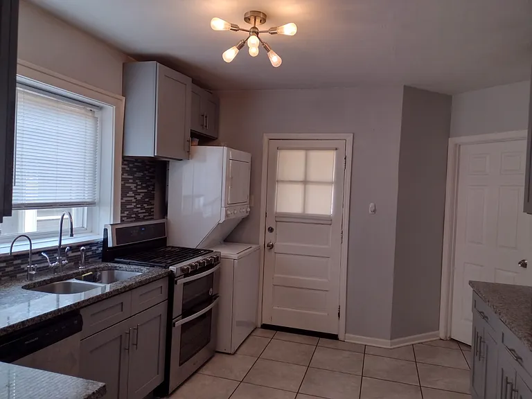 6339 N Sacramento Ave #1 — Photo 3
