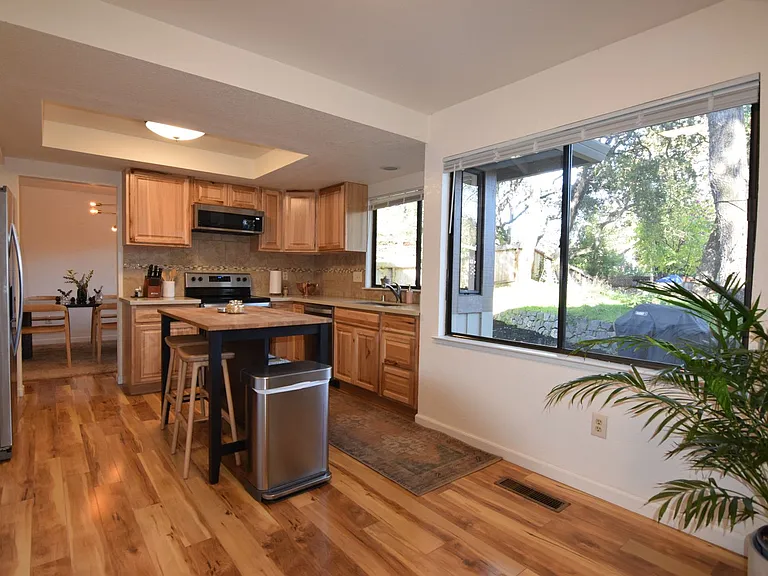 114 Melody Ct — Photo 32