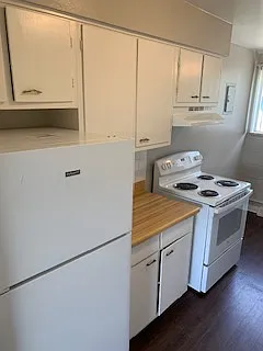 Highland Square Apartments — Photo 23