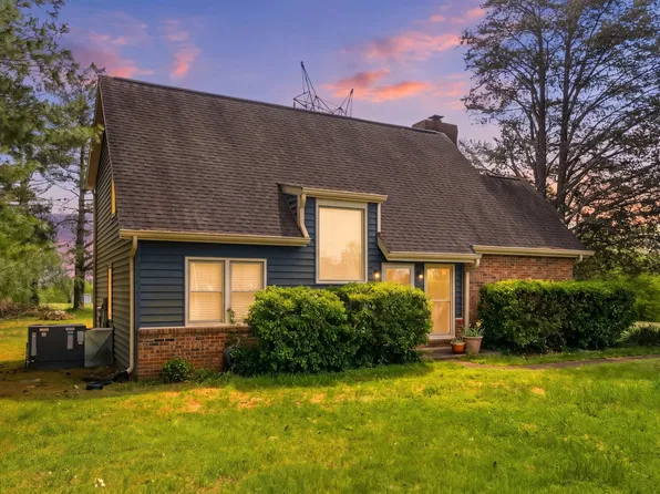 674 Lakeside Dr, Springfield, TN 37172
