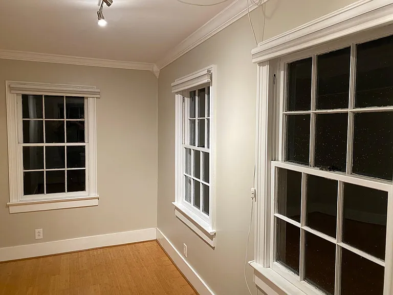 819 W Knox St — Photo 15