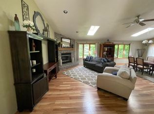 N63W38072 Florence Ct, Oconomowoc, WI 53066