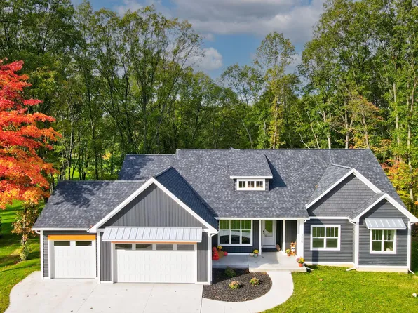 3820 Nia Dr, Mattawan, MI 49071