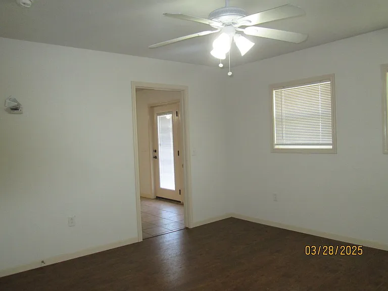 2601 W 5th St — Photo 4