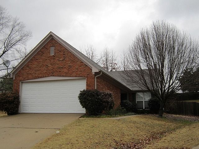 1st image of 912 Charlotte Ln