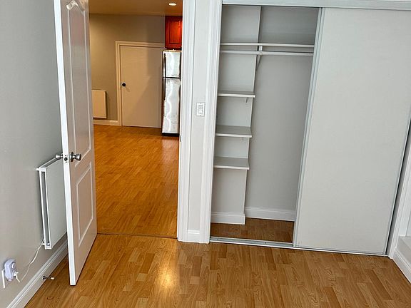 4th image of 477A 35th Ave #A