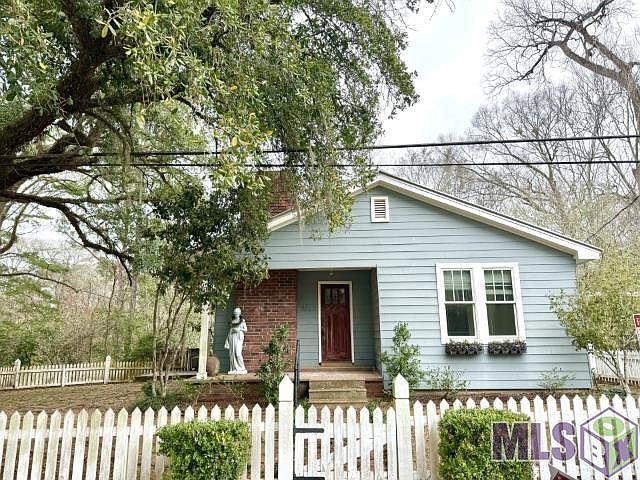 1st image of 11523 Ferdinand St