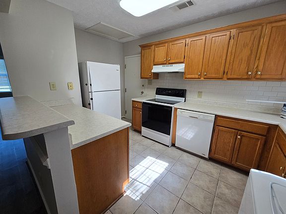 5th image of 3709 Le Bron Rd APT D