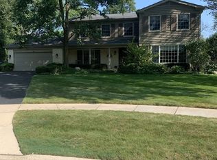 40 Standish Dr, Deerfield, IL 60015