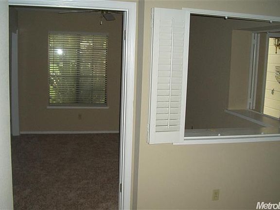 5th image of 2211 Hillcrest Dr