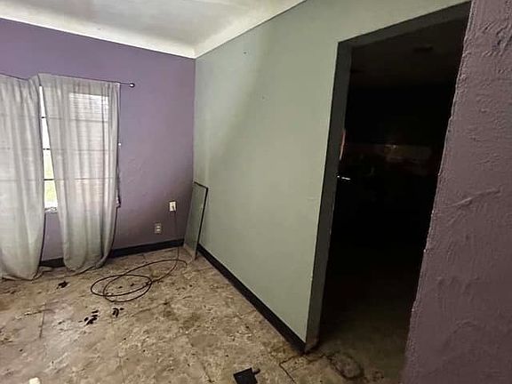 3rd image of 107 Judith Ln