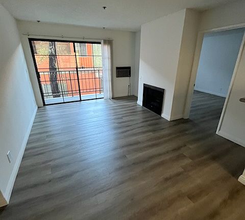 4th image of 1621 Venice Blvd APT 101