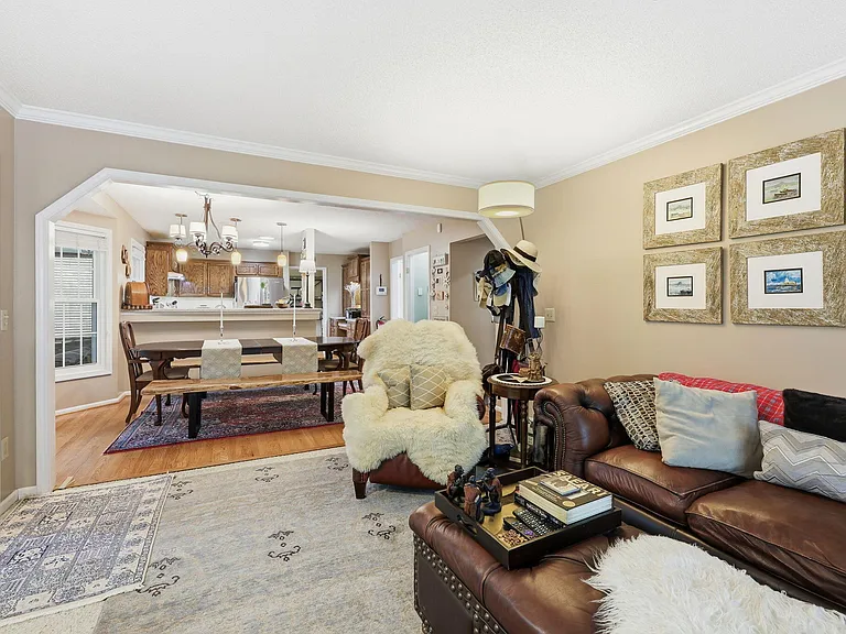 106 Dilworth Ct — Photo 15