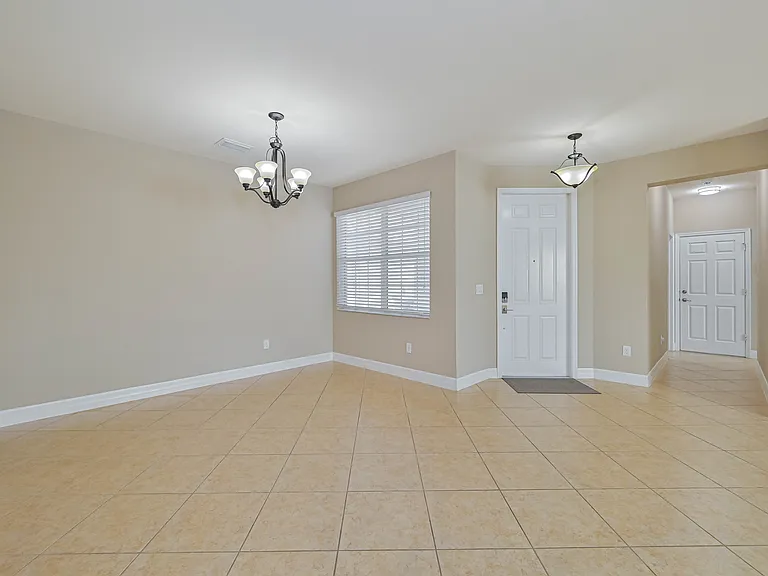 10474 Spruce Pine Ct — Photo 2