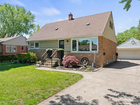 3233 Dandurand Ave, Windsor, ON N9E 2E9
