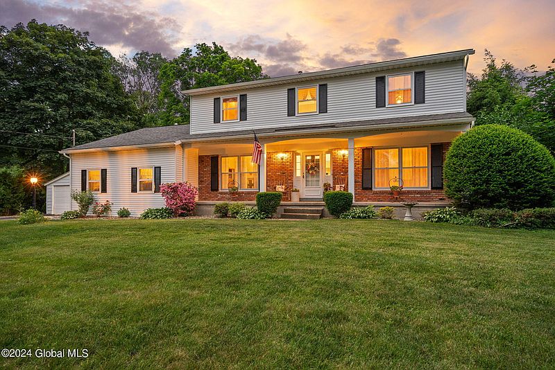3rd image of 144 Acorn Drive