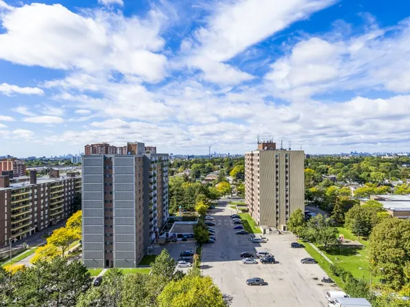 30 Gilder Dr, Scarborough, ON M1K 4P6