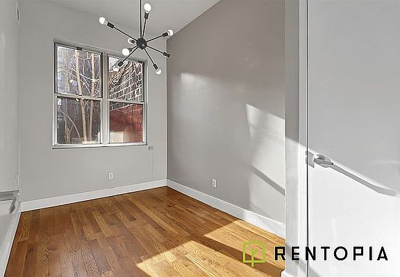 2nd image of 132 Meserole St APT 1R