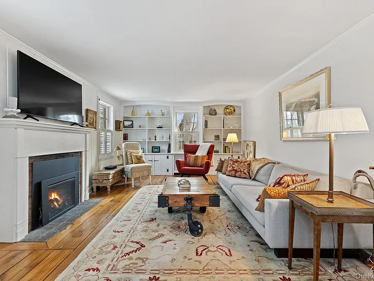 8 S Bedford Rd — Photo 9