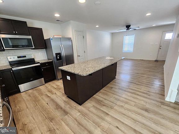 4th image of 62 Belmont Pl