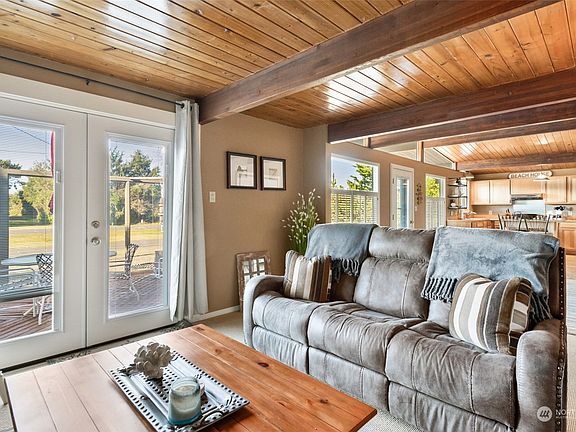 5th image of 576 Ocean Shores Boulevard NW
