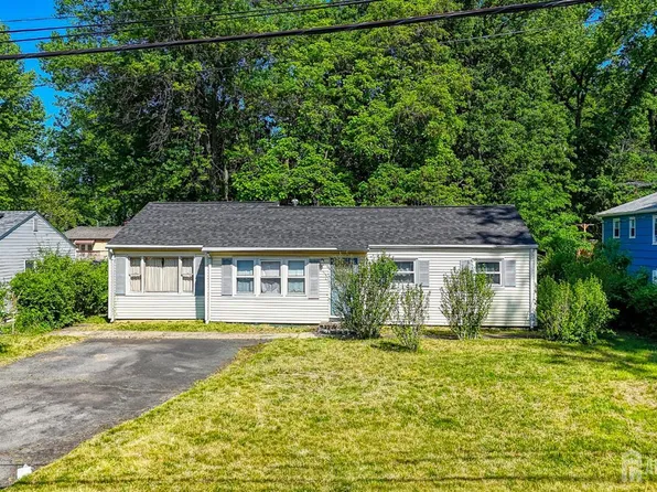 1755 Fillmore Dr, North Brunswick, NJ 08902