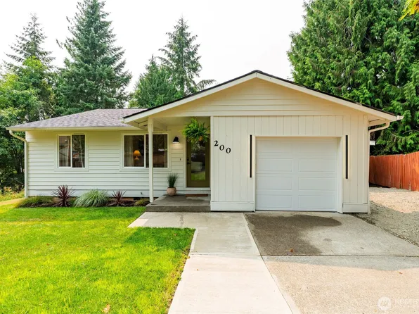 200 Saint Helens Way, Winlock, WA 98596