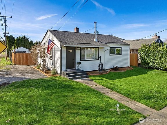 2nd image of 720 9th Street SW