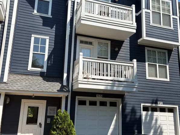 1576 Walnut View Dr, Charlotte, NC 28208