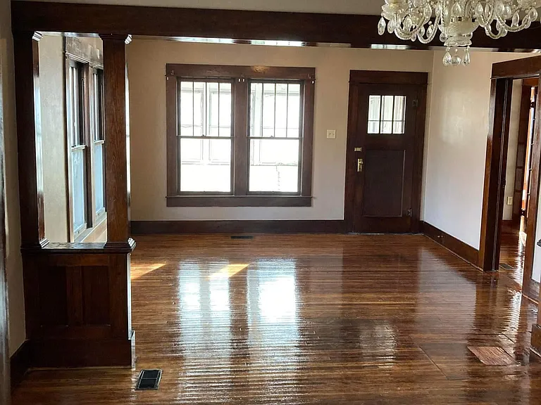 311 E Harrison St — Photo 6