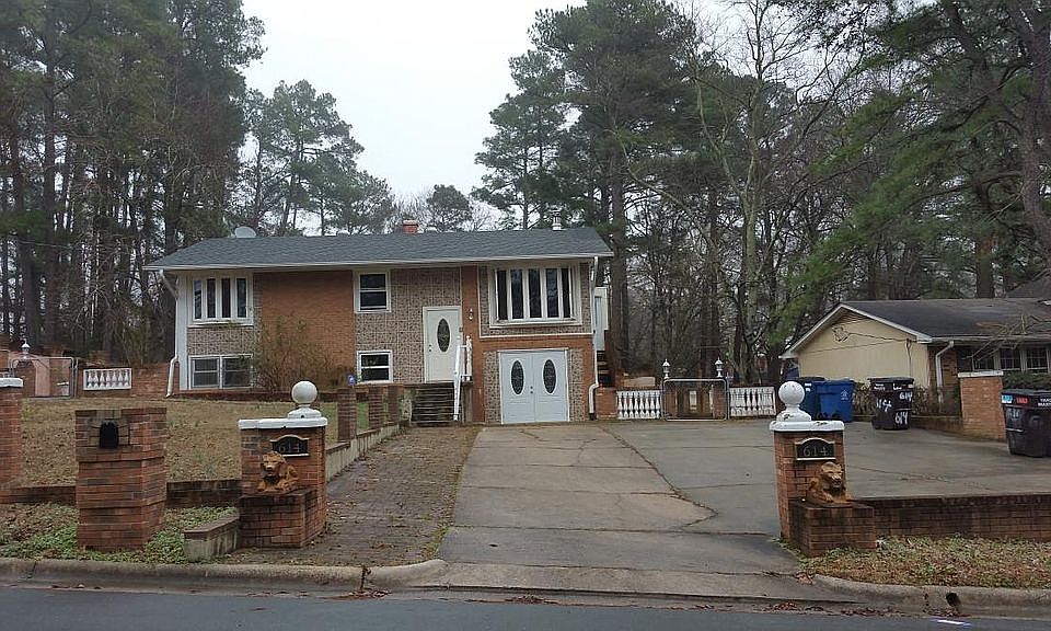 1st image of 614 Mimosa St